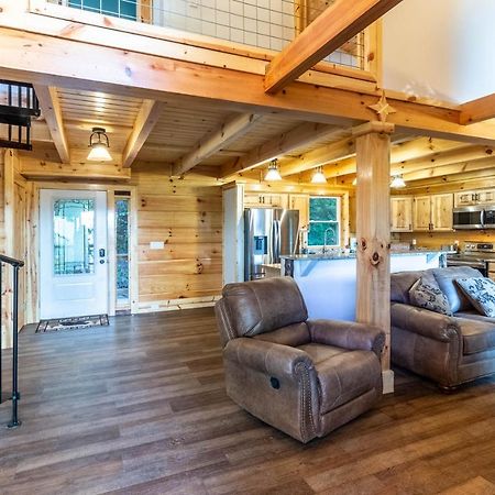 Stunning 2Br Cabin With Mountain Views Waynesville Buitenkant foto