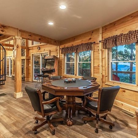 Stunning 2Br Cabin With Mountain Views Waynesville Buitenkant foto