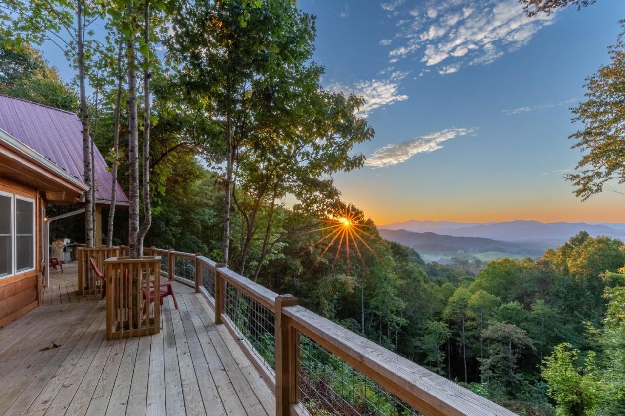 Stunning 2Br Cabin With Mountain Views Waynesville Buitenkant foto