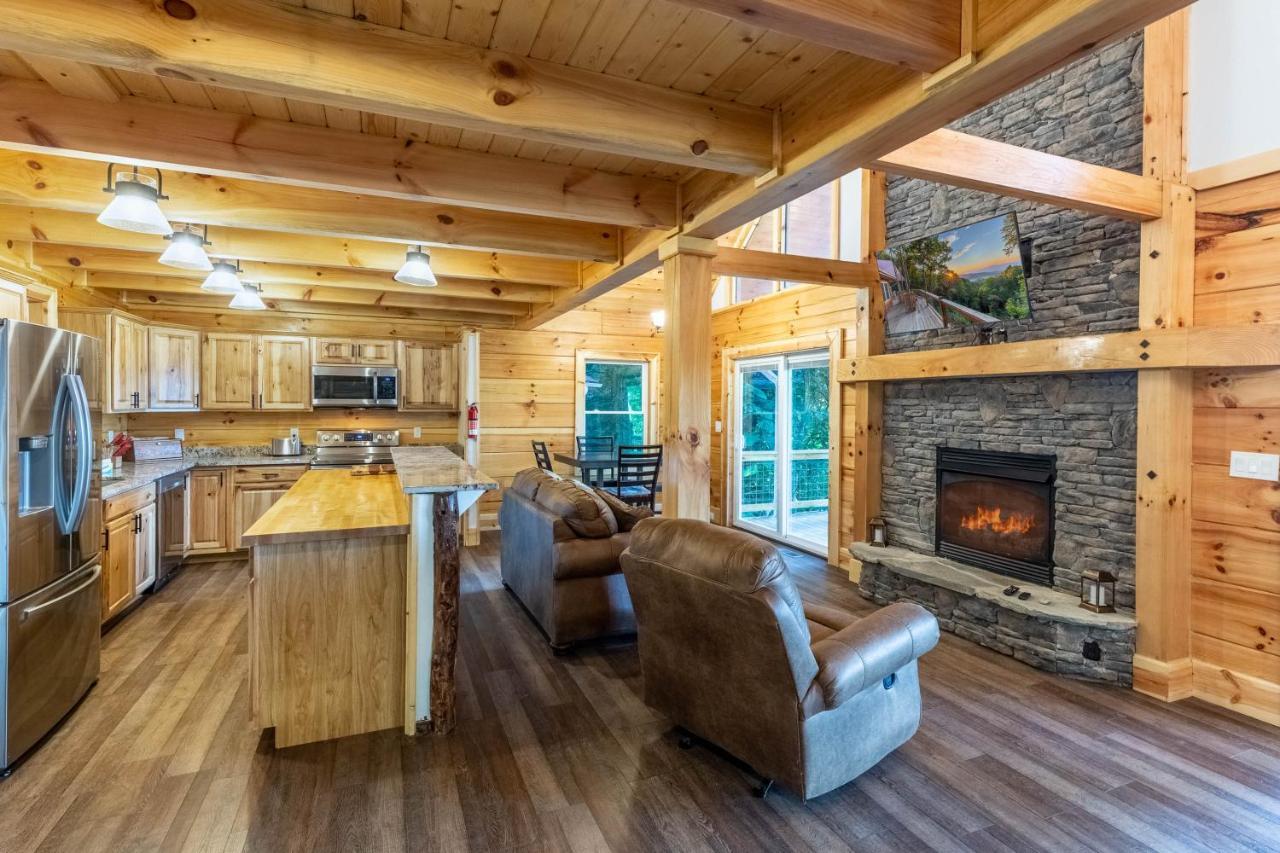 Stunning 2Br Cabin With Mountain Views Waynesville Buitenkant foto
