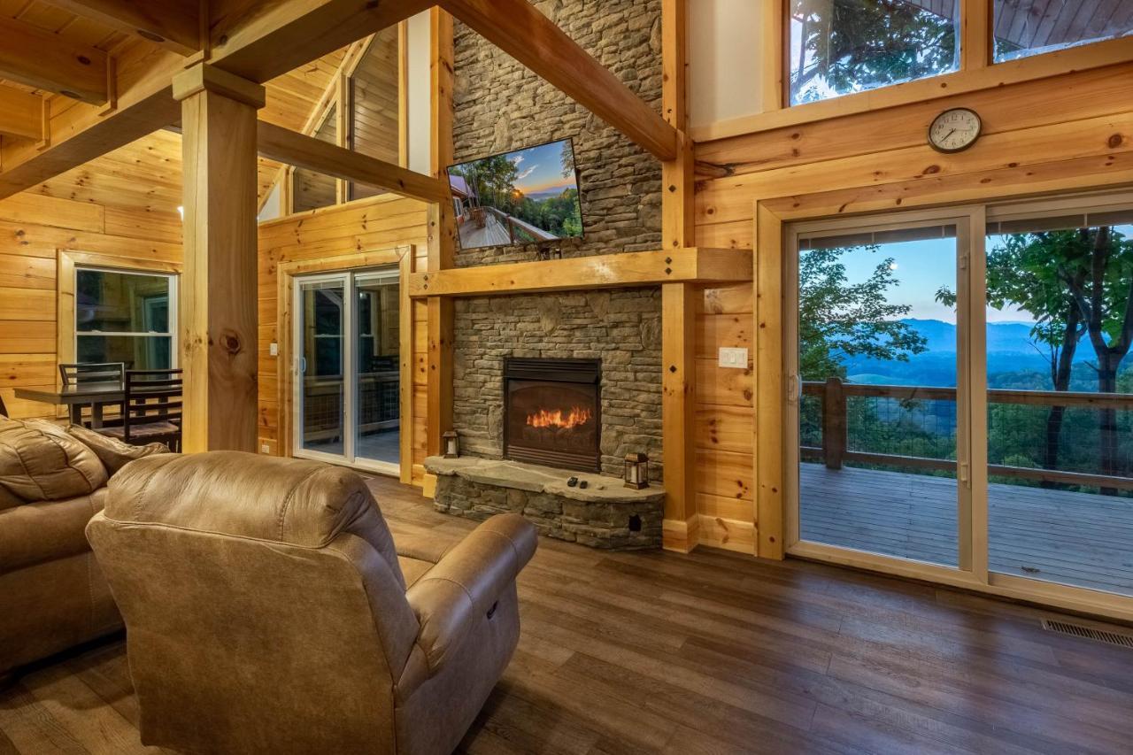 Stunning 2Br Cabin With Mountain Views Waynesville Buitenkant foto