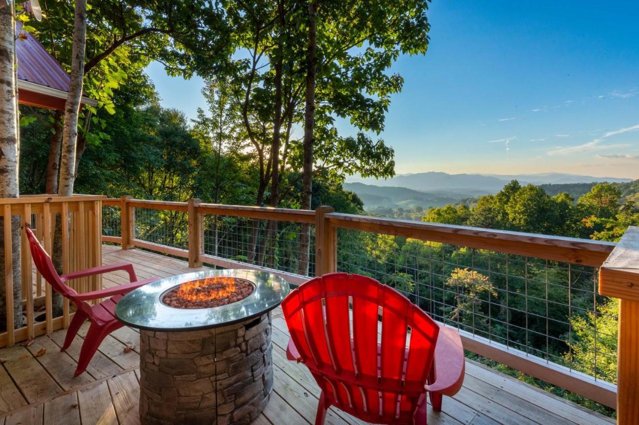 Stunning 2Br Cabin With Mountain Views Waynesville Buitenkant foto