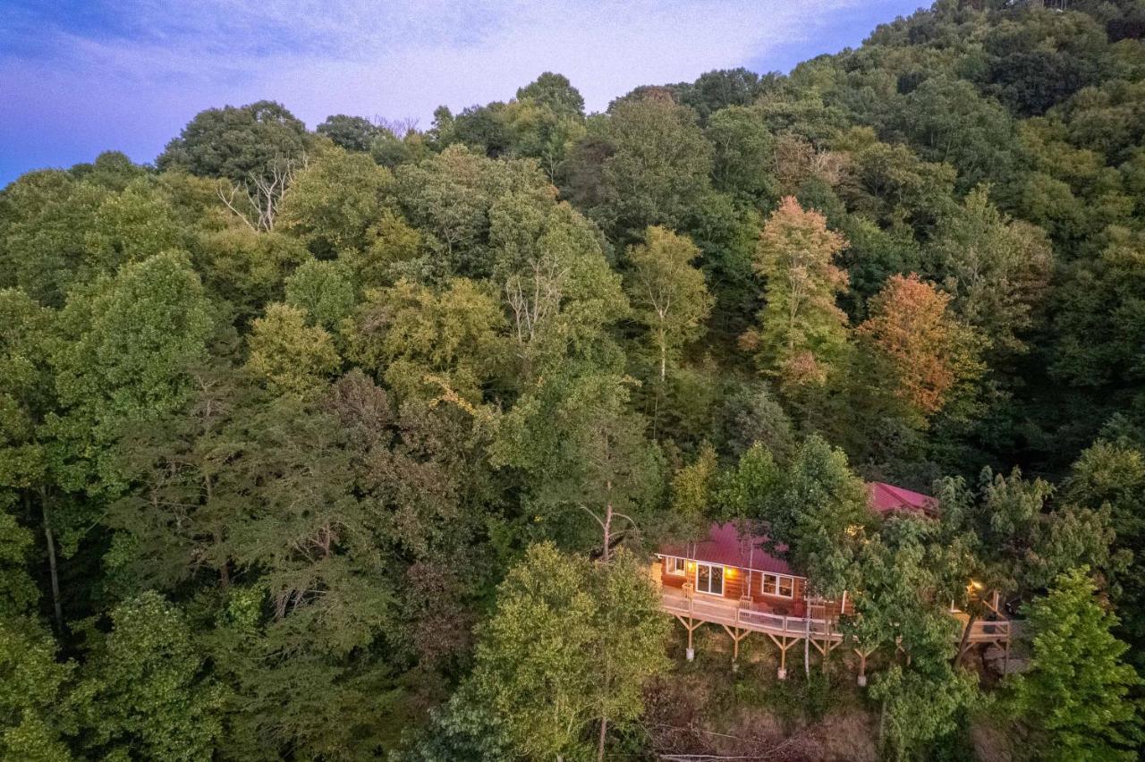 Stunning 2Br Cabin With Mountain Views Waynesville Buitenkant foto