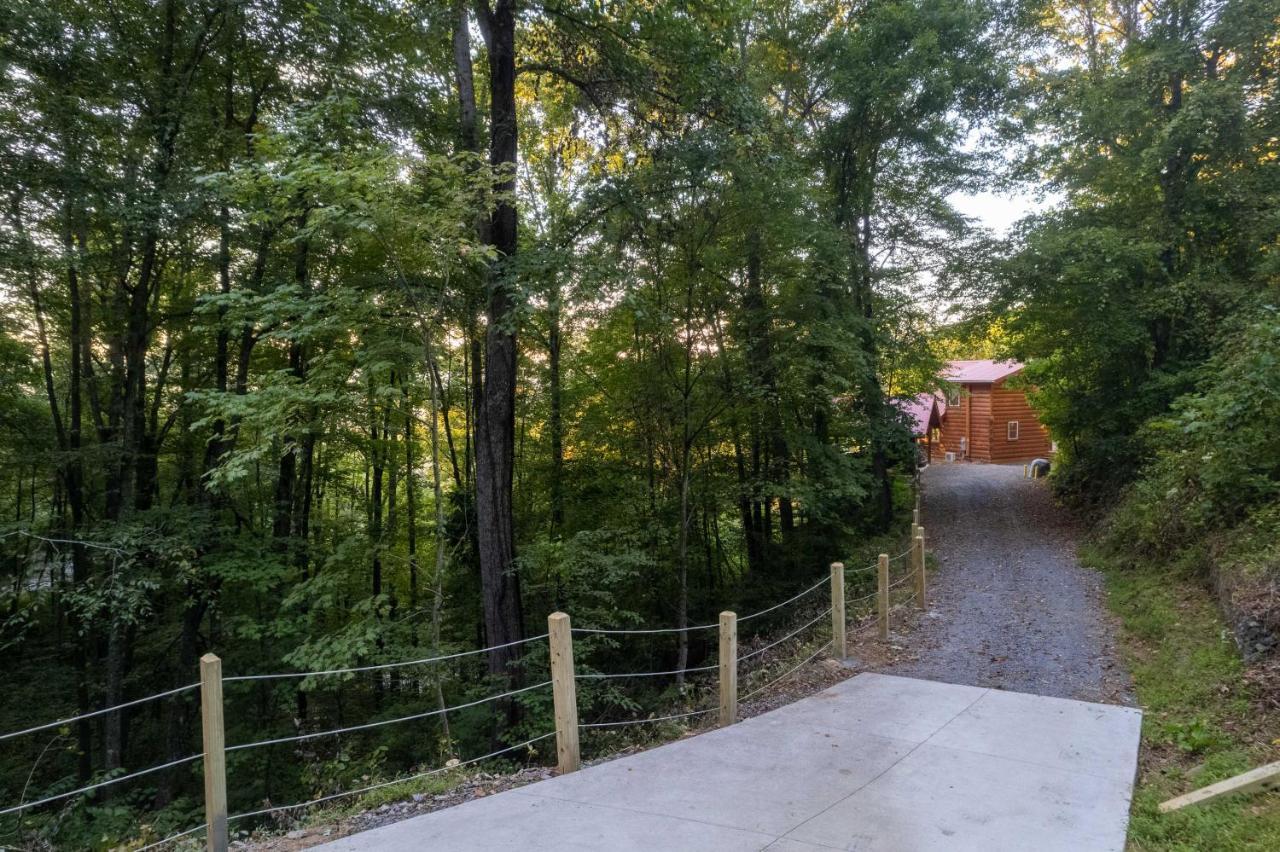 Stunning 2Br Cabin With Mountain Views Waynesville Buitenkant foto