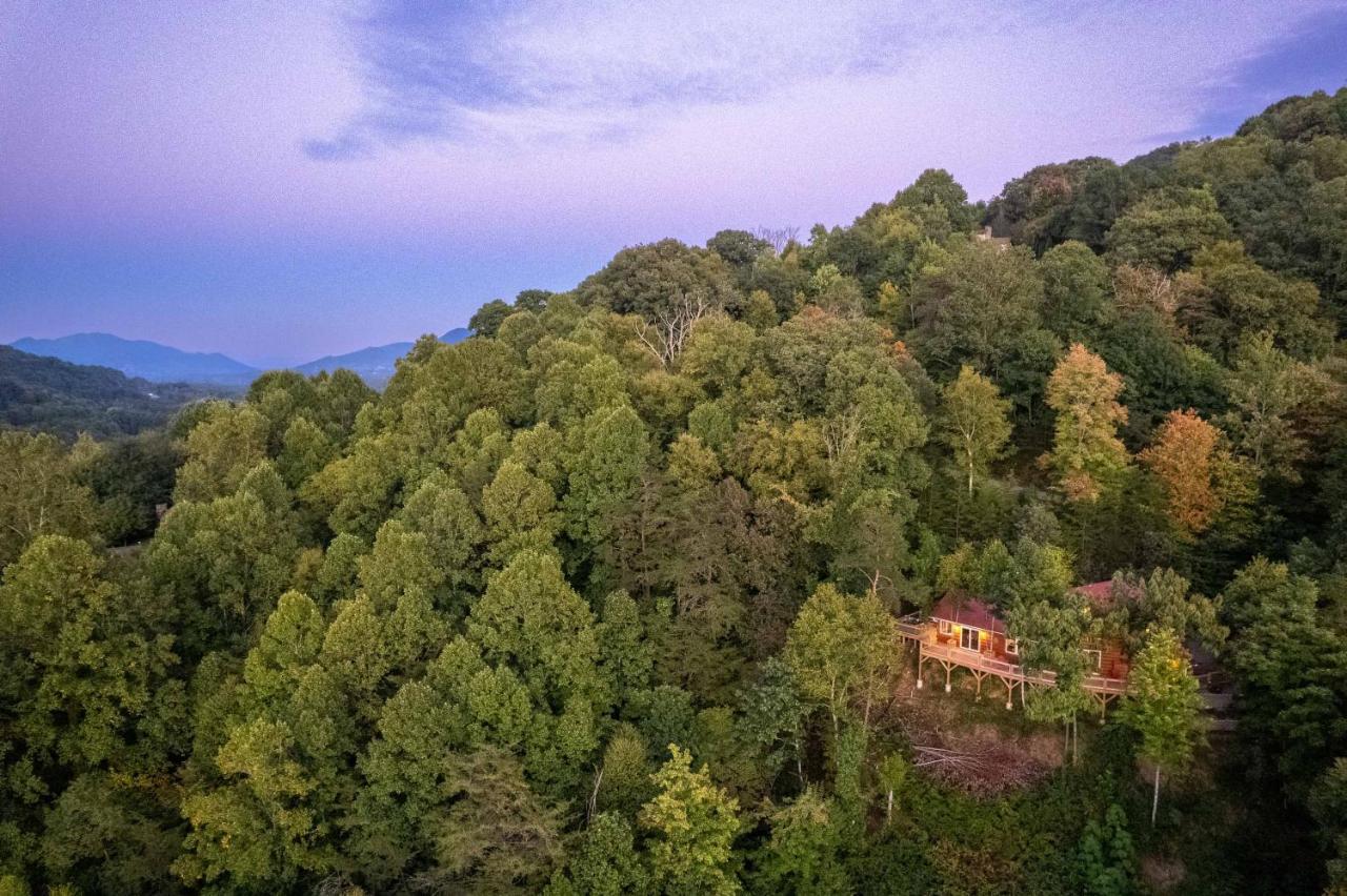 Stunning 2Br Cabin With Mountain Views Waynesville Buitenkant foto