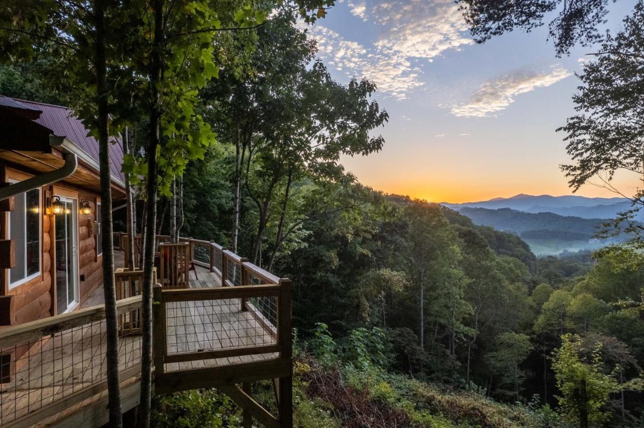 Stunning 2Br Cabin With Mountain Views Waynesville Buitenkant foto